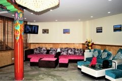 Sitting Area. Lobby